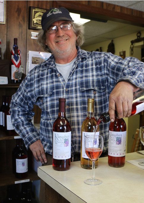 Present day winemaker, Lee Klingshirn, pouring wine